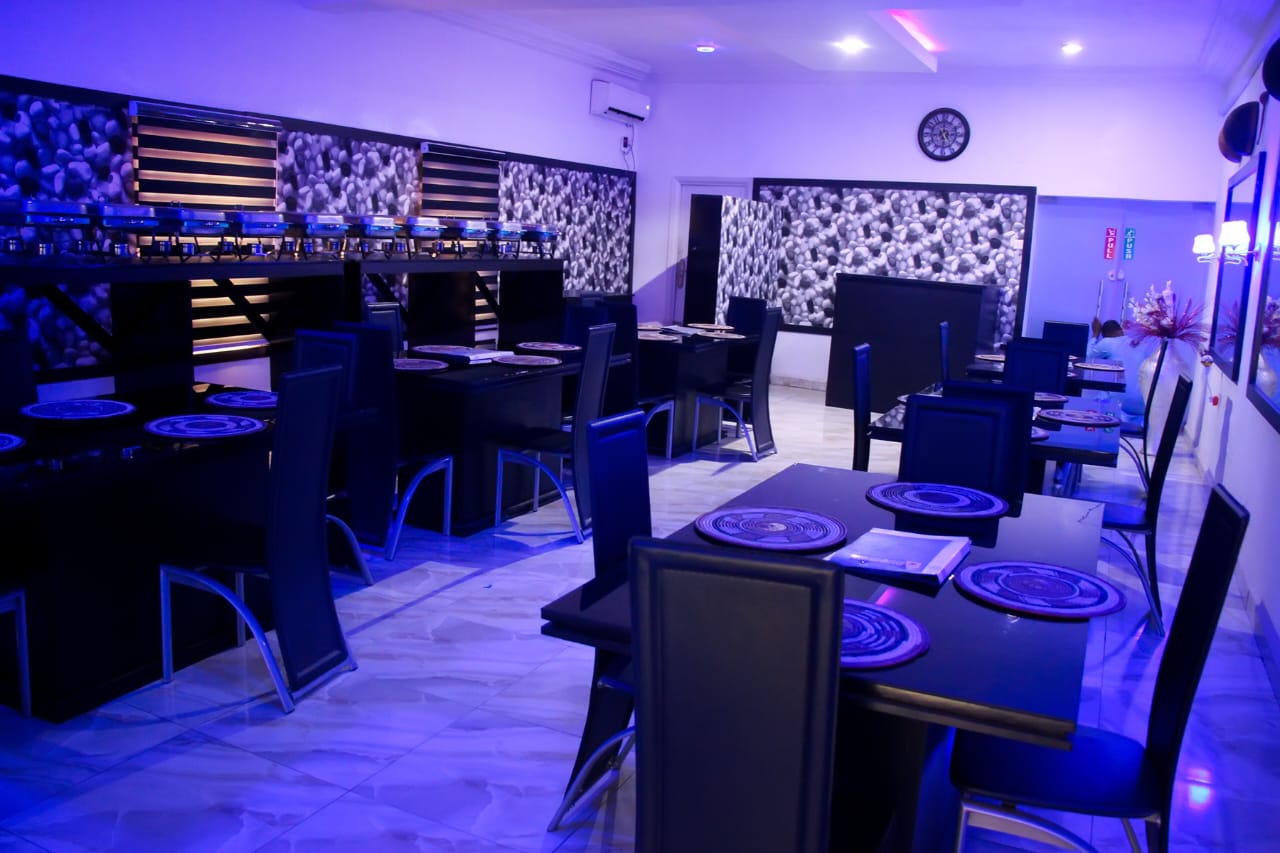 Restaurant in Kewffi serves fresh Nigerian & continental meals daily
